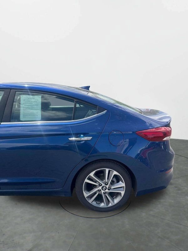 Used 2017 Hyundai Elantra Limited w/ Limited Tech Package 04 FWD image 29