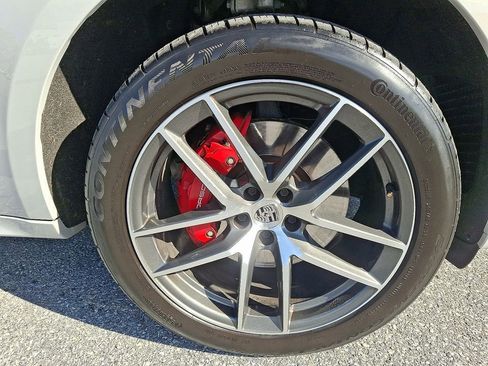 Used 2023 Porsche Macan S image 9