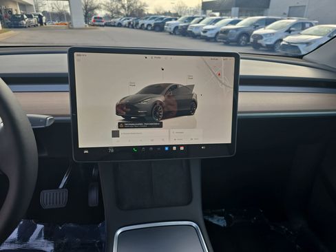 Used 2023 Tesla Model Y Long Range image 21