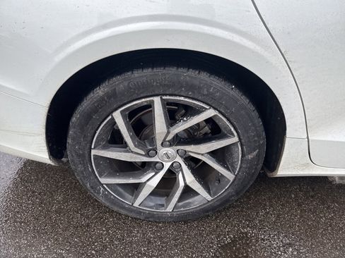 Used 2020 Volvo S60 T5 Momentum image 5