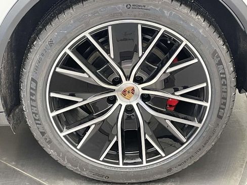 New 2025 Porsche Macan 4S Electric image 12