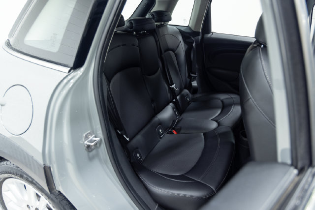 Used 2016 MINI Cooper 4-Door Hardtop FWD image 23