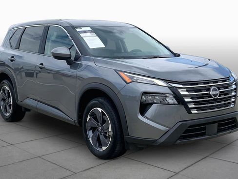 Used 2024 Nissan Rogue SV FWD image 3