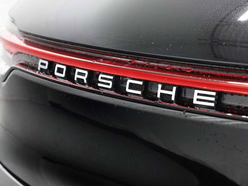 New 2026 Porsche Macan AWD/4WD image 8