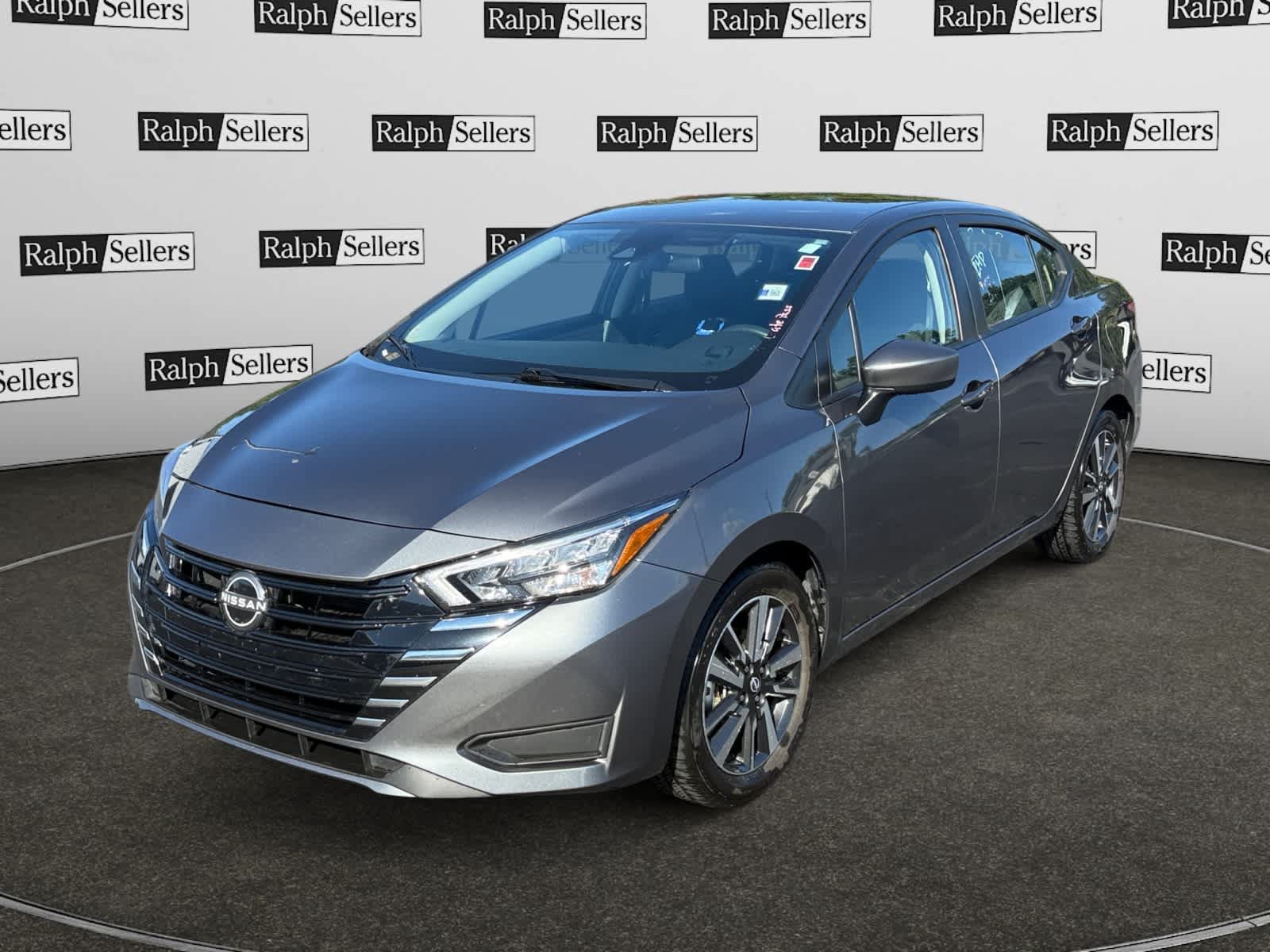 Used 2025 Nissan Versa SV FWD image 2