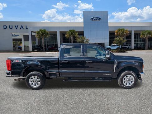 Used 2024 Ford F250 XLT image 2