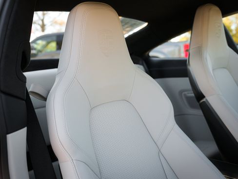 Used 2026 Porsche 911 GT3 RWD image 36