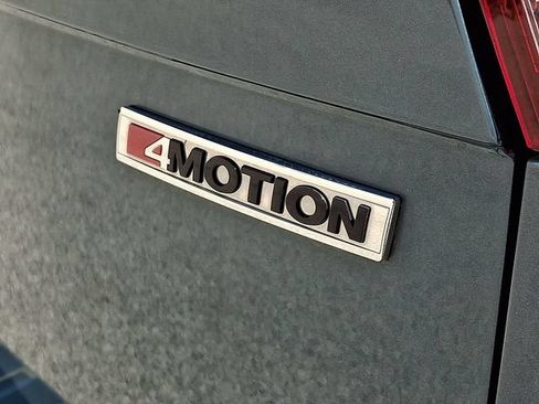 Used 2020 Volkswagen Tiguan SEL AWD/4WD image 31