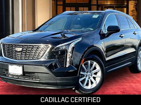 Certified 2022 Cadillac XT4 Luxury w/ Cold Weather Package image 1
