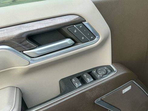 Used 2023 Chevrolet Silverado 1500 LTZ image 16