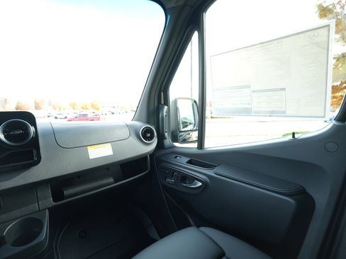 New 2026 Mercedes-Benz Sprinter 2500 image 25