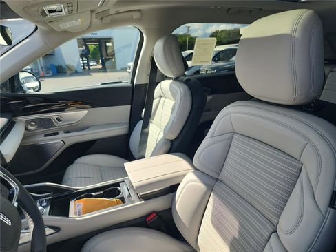 New 2026 Lincoln Nautilus Reserve AWD/4WD image 14