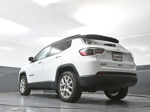 Used 2025 Jeep Compass Limited AWD/4WD image 56