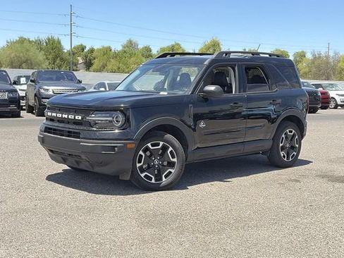 Used 2023 Ford Bronco Sport Outer Banks w/ Tech Package AWD/4WD image 2