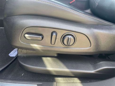 Used 2020 GMC Acadia SLT image 19