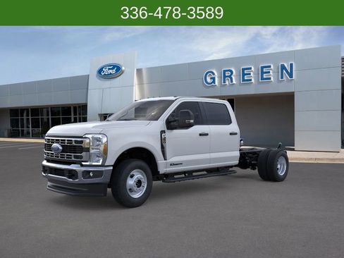 New 2026 Ford F350 XL w/ XL Chrome Package AWD/4WD image 2