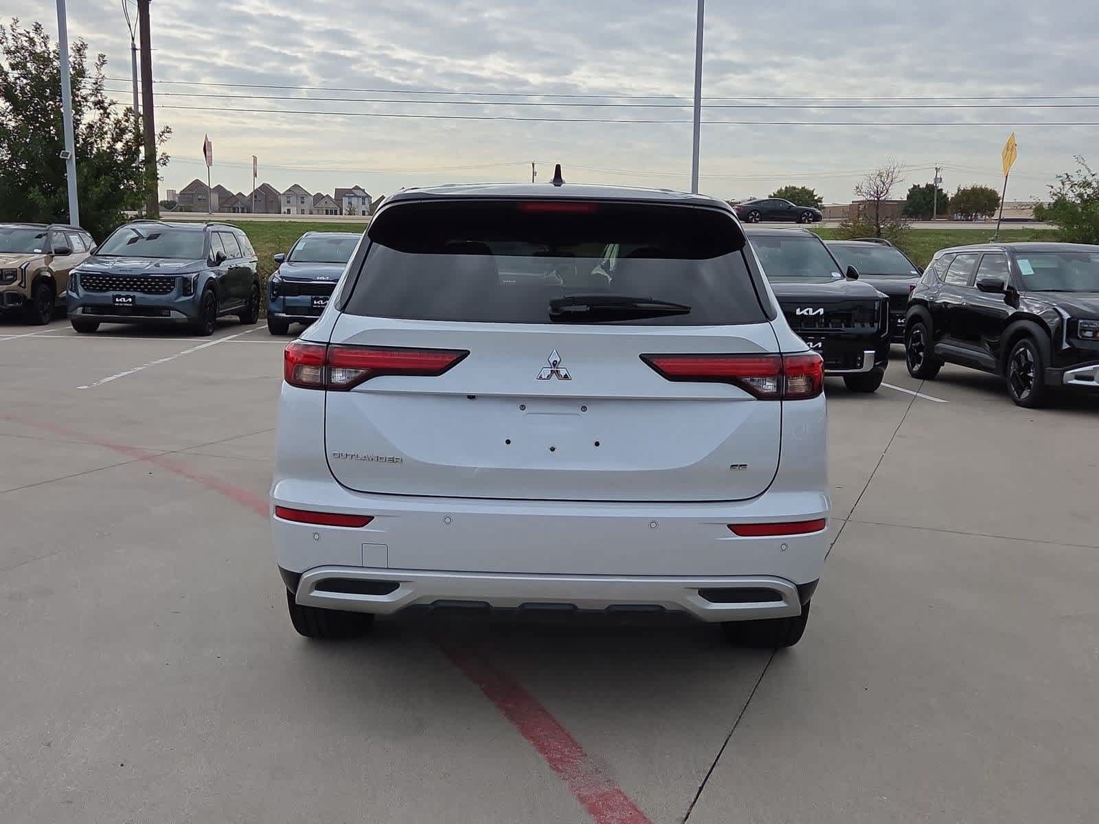 Used 2022 Mitsubishi Outlander SE FWD image 5
