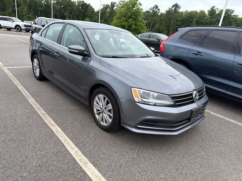 Used 2015 Volkswagen Jetta SE FWD image 5