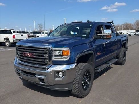 Used 2017 GMC Sierra 2500 SLT image 2
