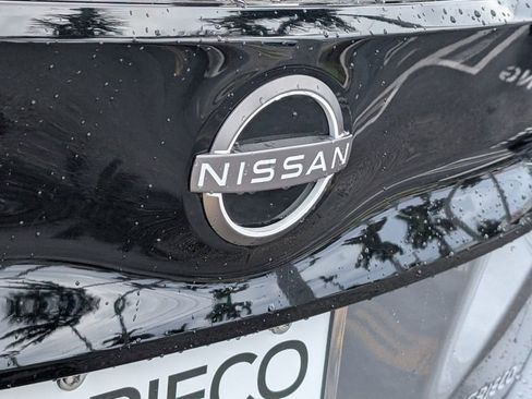 Used 2024 Nissan Leaf S image 15