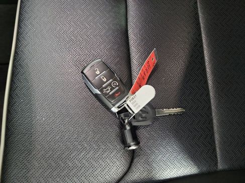 Used 2024 RAM 1500 Laramie AWD/4WD image 25
