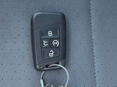 Used 2025 Volkswagen Jetta SE image 24