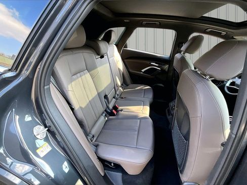 Used 2025 Audi Q5 Premium w/ Convenience Package image 25