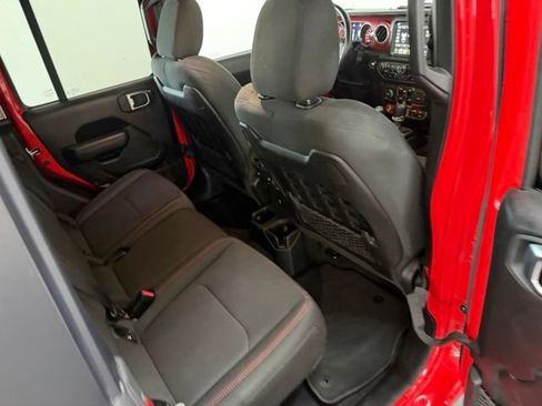 Used 2022 Jeep Gladiator Rubicon w/ LED Lighting Group AWD/4WD image 40