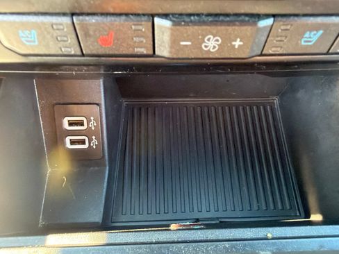 Used 2017 Ford F150 King Ranch w/ Equipment Group 601A Luxury AWD/4WD image 31