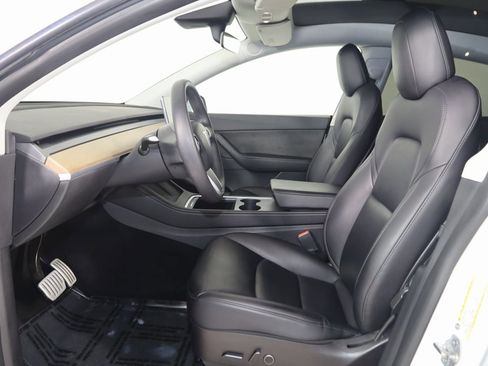 Used 2022 Tesla Model Y Performance image 13