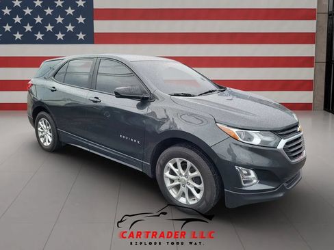 Used 2021 Chevrolet Equinox LS FWD image 3