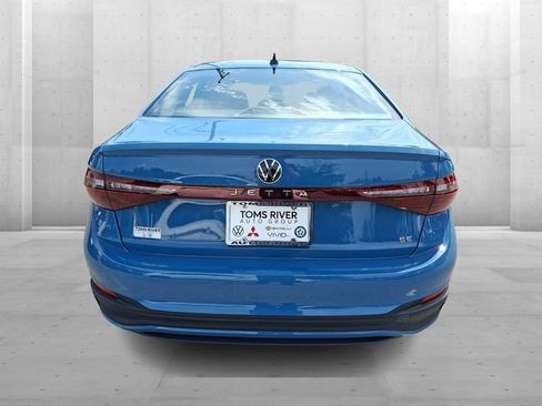 Used 2025 Volkswagen Jetta SE FWD image 5