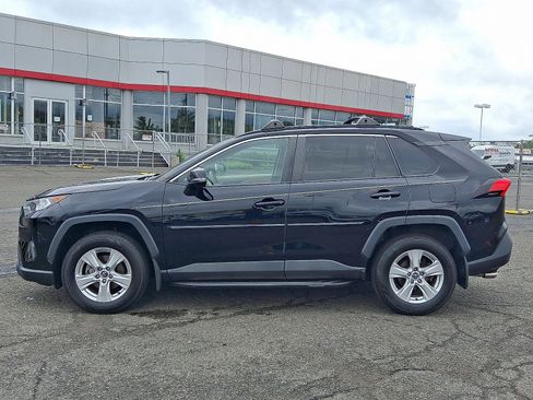 Used 2020 Toyota RAV4 XLE w/ Convenience Package AWD/4WD image 4