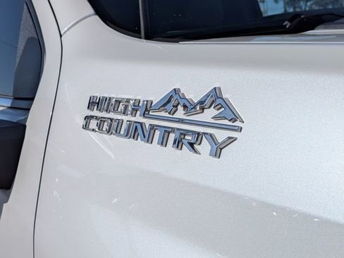 Used 2020 Chevrolet Silverado 2500 High Country w/ Z71 Off-Road Package image 12