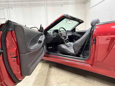 Used 2004 Ford Mustang Cobra RWD image 32