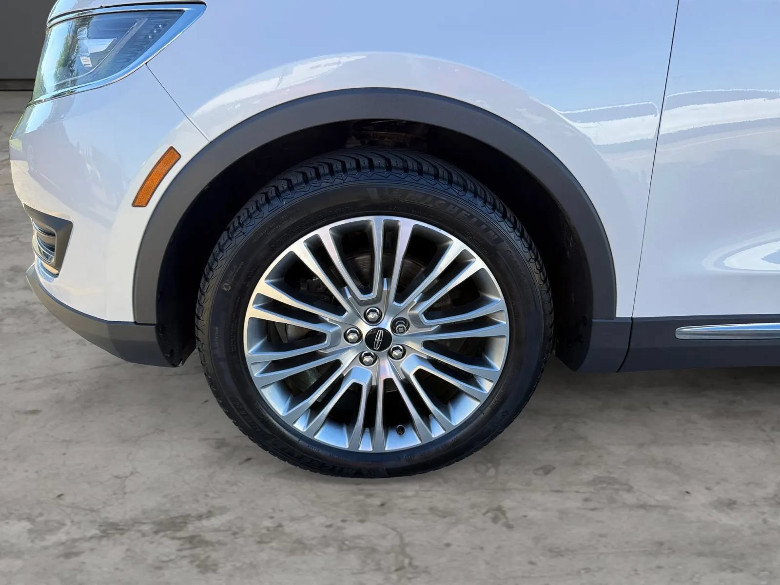 Used 2018 Lincoln MKX Reserve w/ Lincoln MKX Climate Package AWD/4WD image 43