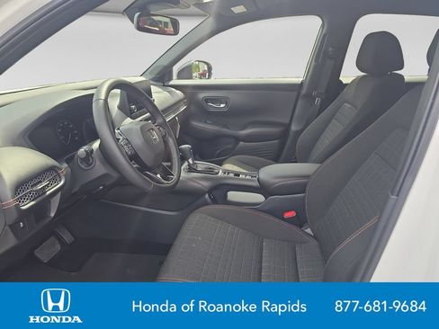 Used 2025 Honda HR-V Sport image 10