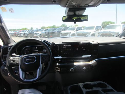 New 2026 GMC Sierra 1500 SLE AWD/4WD image 17