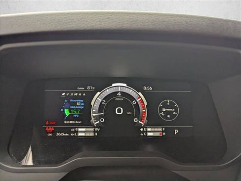 Used 2026 Toyota Tundra Limited AWD/4WD image 9