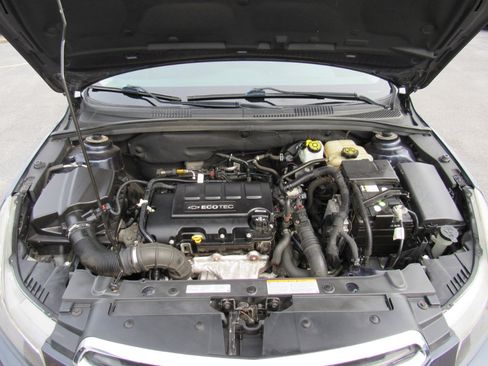 Used 2015 Chevrolet Cruze LT image 30