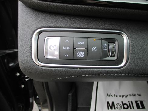 Used 2026 Buick Enclave Avenir w/ Super Cruise Package AWD/4WD image 16