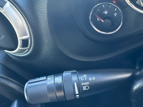 Used 2015 Jeep Wrangler Unlimited Sahara image 26