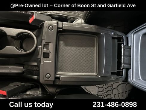 Used 2017 Jeep Wrangler Unlimited Rubicon w/ Connectivity Group AWD/4WD image 26
