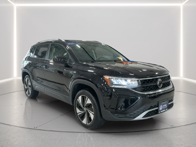 Certified 2024 Volkswagen Taos SE w/ Panoramic Sunroof Package AWD/4WD image 8