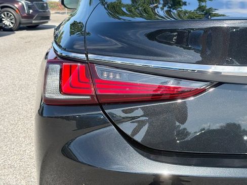 Used 2023 Lexus ES 350 w/ Accessory Package (Z2) FWD image 10