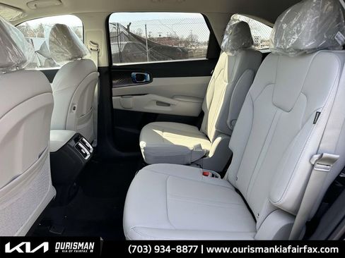 New 2025 Kia Sorento EX image 24