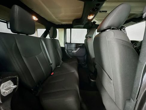 Used 2018 Jeep Wrangler Unlimited Sport S AWD/4WD image 27