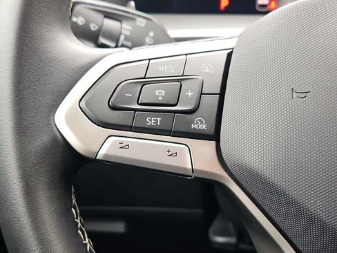 Certified 2026 Volkswagen Tiguan SE AWD/4WD image 16