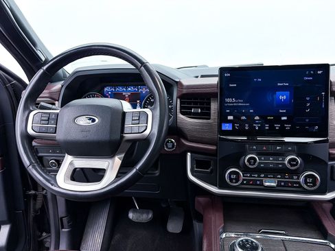 Used 2024 Ford Expedition Limited AWD/4WD image 5