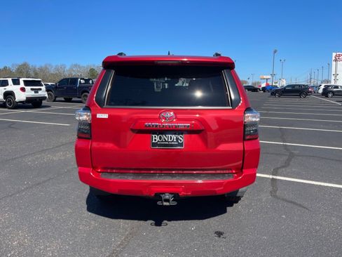 Used 2021 Toyota 4Runner SR5 image 15
